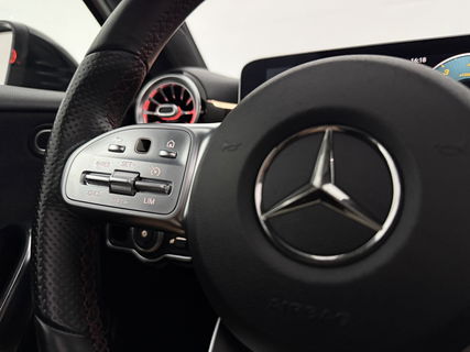Mercedes-Benz A-Klasse 200 AMG | Pano | Virtual | Sfeerverl. | Camera | Navigatie | Cruise | LED