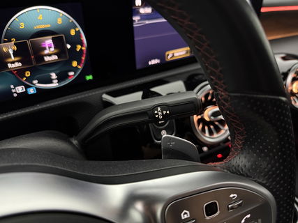 Mercedes-Benz A-Klasse 200 AMG | Pano | Virtual | Sfeerverl. | Camera | Navigatie | Cruise | LED