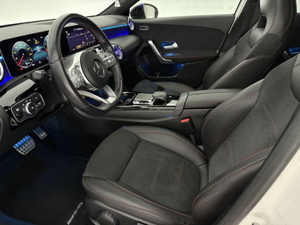 Mercedes-Benz A-Klasse 200 AMG | Pano | Virtual | Sfeerverl. | Camera | Navigatie | Cruise | LED