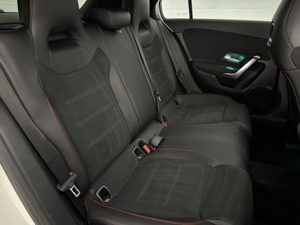 Mercedes-Benz A-Klasse 200 AMG | Pano | Virtual | Sfeerverl. | Camera | Navigatie | Cruise | LED
