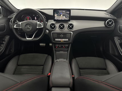 Mercedes-Benz GLA 180 AMG Limited | Panoramadak | Camera | LED | Trekhaak | Cruisecontrol | Navigatie | Parkeersens.