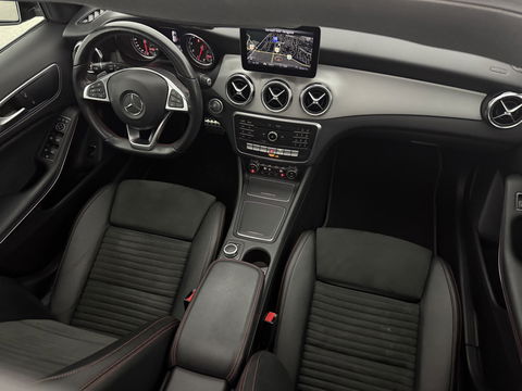 Mercedes-Benz GLA 180 AMG Limited | Pano | Camera | LED | Trekh. | Cruise | Navigatie | Parkeersens. l NAP