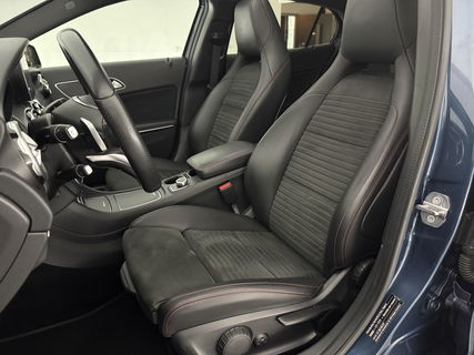 Mercedes-Benz GLA 180 AMG Limited | Panoramadak | Camera | LED | Trekhaak | Cruisecontrol | Navigatie | Parkeersens.
