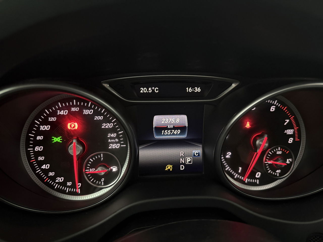 Mercedes-Benz GLA 180 AMG Limited | Panoramadak | Camera | LED | Trekhaak | Cruisecontrol | Navigatie | Parkeersens.