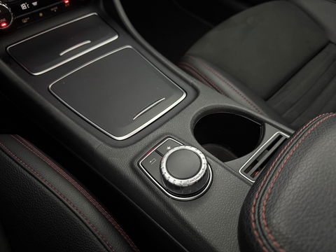 Mercedes-Benz GLA 180 AMG Limited | Pano | Camera | LED | Trekh. | Cruise | Navigatie | Parkeersens. l NAP