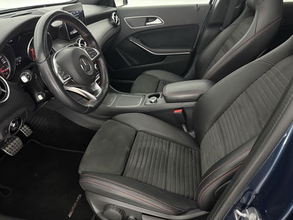 Mercedes-Benz GLA 180 AMG Limited | Panoramadak | Camera | LED | Trekhaak | Cruisecontrol | Navigatie | Parkeersens.