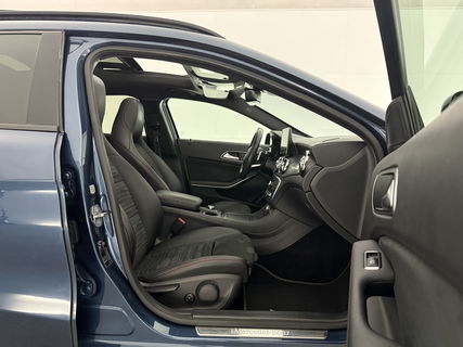 Mercedes-Benz GLA 180 AMG Limited | Panoramadak | Camera | LED | Trekhaak | Cruisecontrol | Navigatie | Parkeersens.