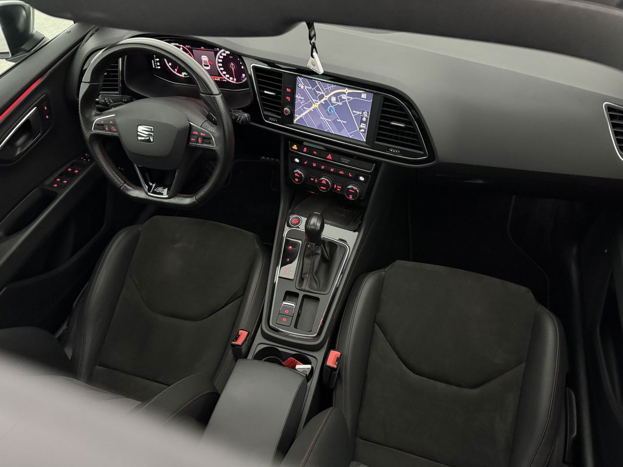 SEAT Leon 1.5 TSI FR 150PK Ultimate Edition Black Pano Beats-audio Sfeer LED Trekhaak Camera Carplay Clima Virtual Navi PDC 18"LMV