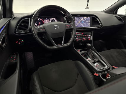 SEAT Leon 1.5 TSI FR 150PK Ultimate Edition Black Pano Beats-audio Sfeer LED Trekhaak Camera Carplay Clima Virtual Navi PDC 18"LMV