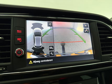 SEAT Leon 1.5 TSI FR 150PK Ultimate Edition Black Pano Beats-audio Sfeer LED Trekhaak Camera Carplay Clima Virtual Navi PDC 18"LMV