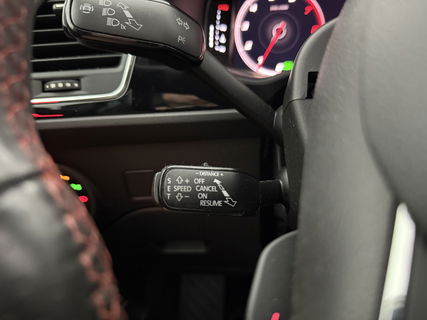SEAT Leon 1.5 TSI FR 150PK Ultimate Edition Black Pano Beats-audio Sfeer LED Trekhaak Camera Carplay Clima Virtual Navi PDC 18"LMV