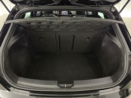 SEAT Leon 1.5 TSI FR 150PK Ultimate Edition Black Pano Beats-audio Sfeer LED Trekhaak Camera Carplay Clima Virtual Navi PDC 18"LMV