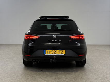 SEAT Leon 1.5 TSI FR 150PK Ultimate Edition Black Pano Beats-audio Sfeer LED Trekhaak Camera Carplay Clima Virtual Navi PDC 18"LMV