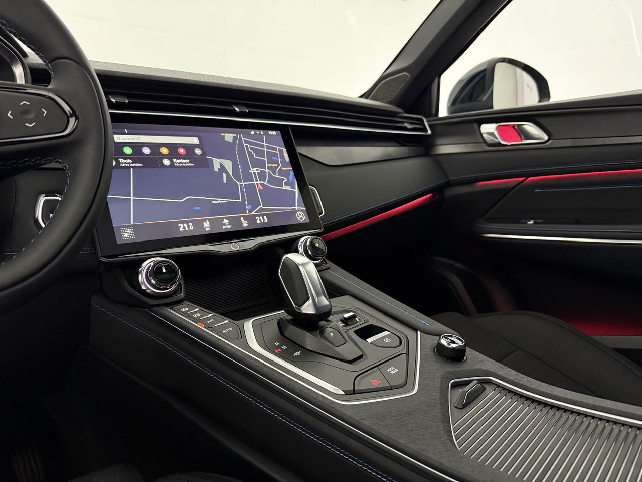 Lynk Co 01 1.5 | Panoramadak | 360° | Sfeerver. | Memory seats | LED | Virtual Cockpit | Carplay