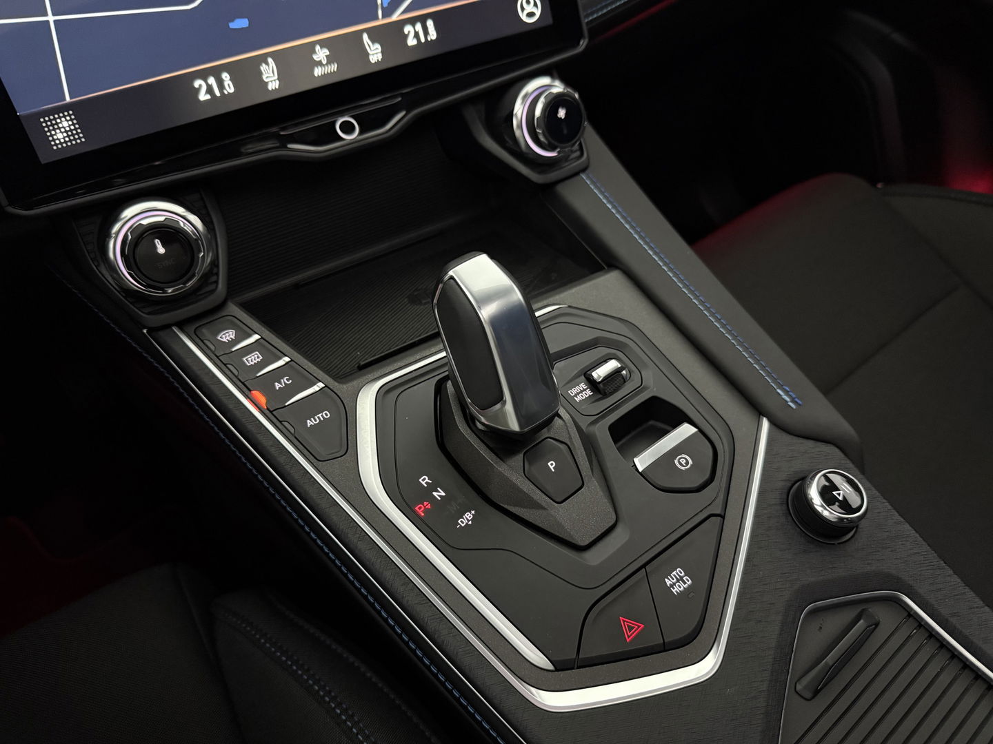 Lynk Co 01 1.5 | Pano | 360° Camera | Sfeerver. | Memory | Virtual | Stoelverw. | LED | Carplay l NAP