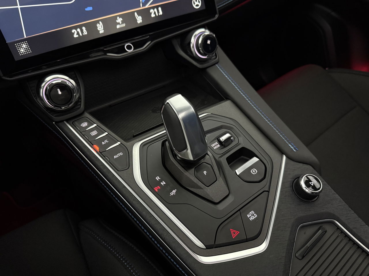 Lynk Co 01 1.5 | Panoramadak | 360° | Sfeerver. | Memory seats | LED | Virtual Cockpit | Carplay