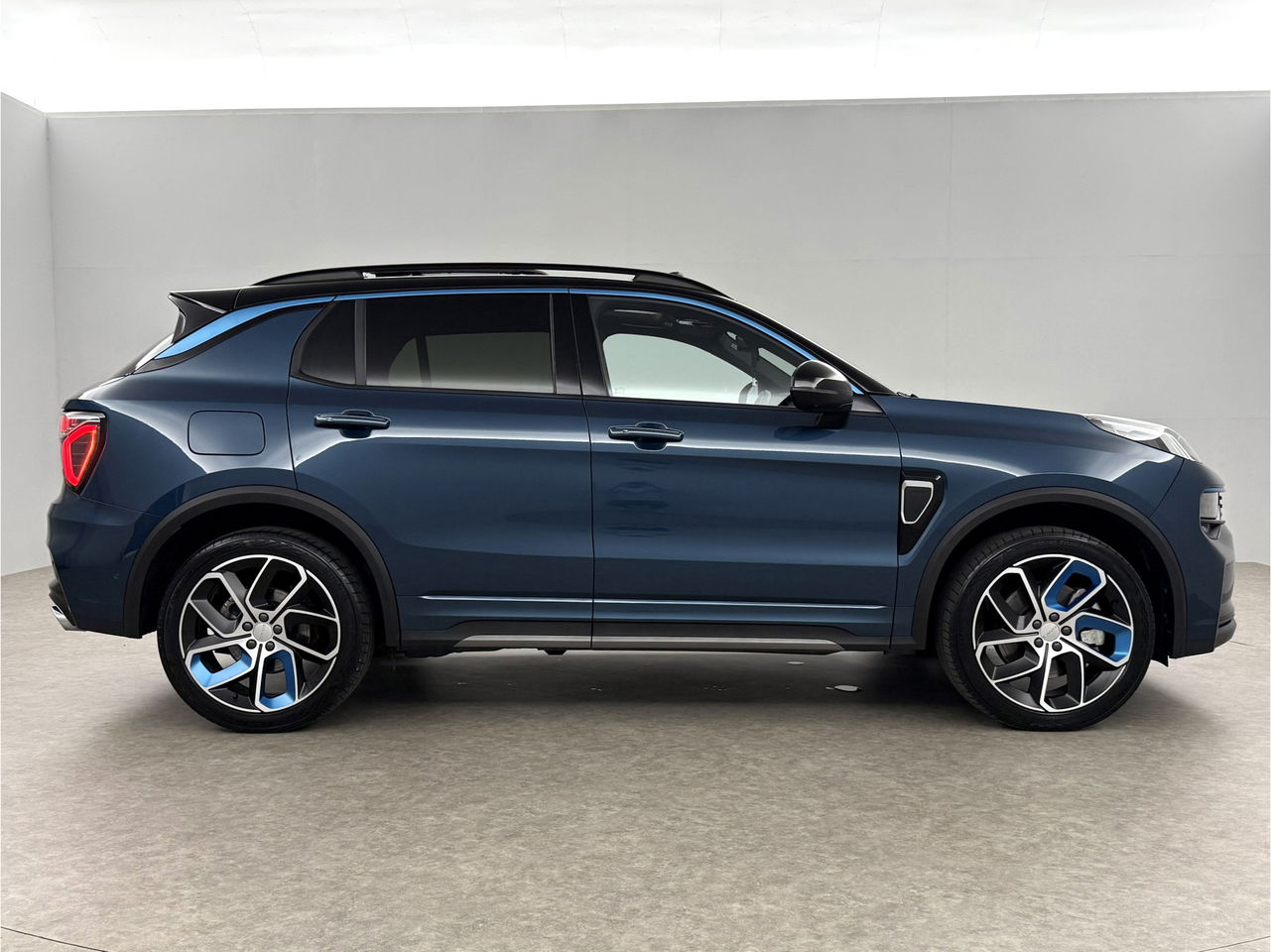 Lynk Co 01 1.5 | Panoramadak | 360° | Sfeerver. | Memory seats | LED | Virtual Cockpit | Carplay