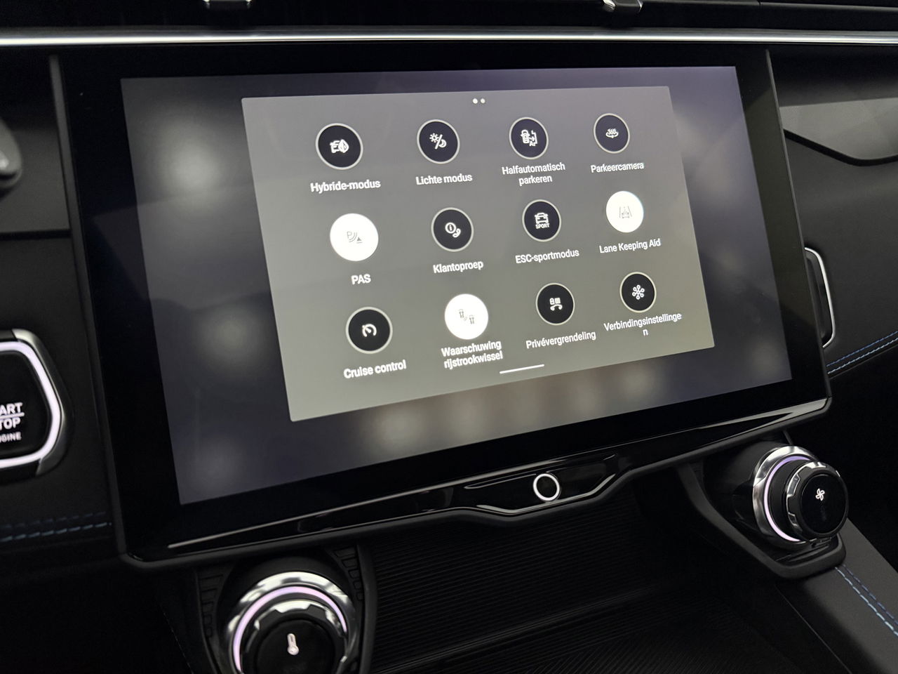 Lynk Co 01 1.5 | Panoramadak | 360° | Sfeerver. | Memory seats | LED | Virtual Cockpit | Carplay