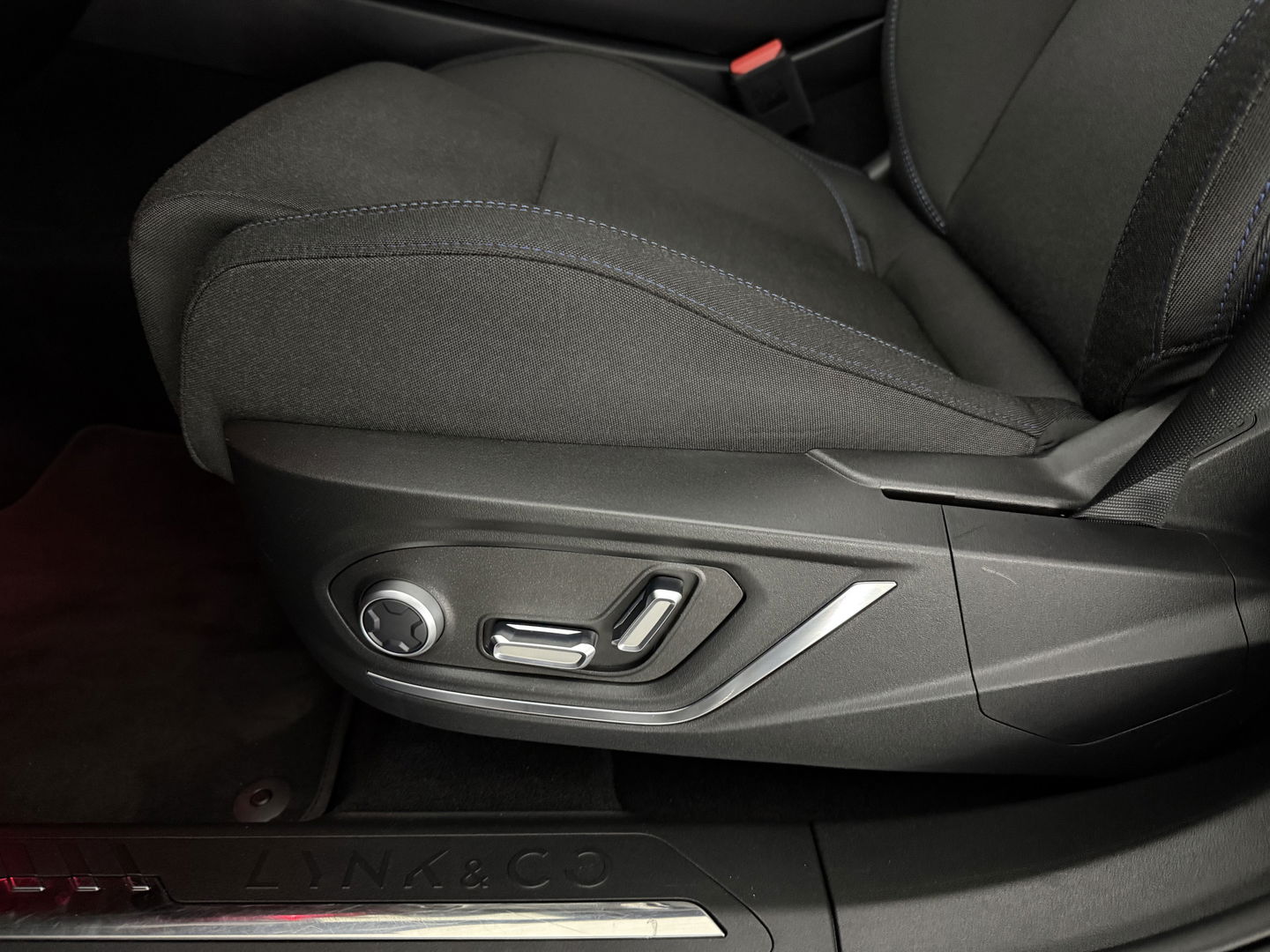 Lynk Co 01 1.5 | Pano | 360° Camera | Sfeerver. | Memory | Virtual | Stoelverw. | LED | Carplay l NAP