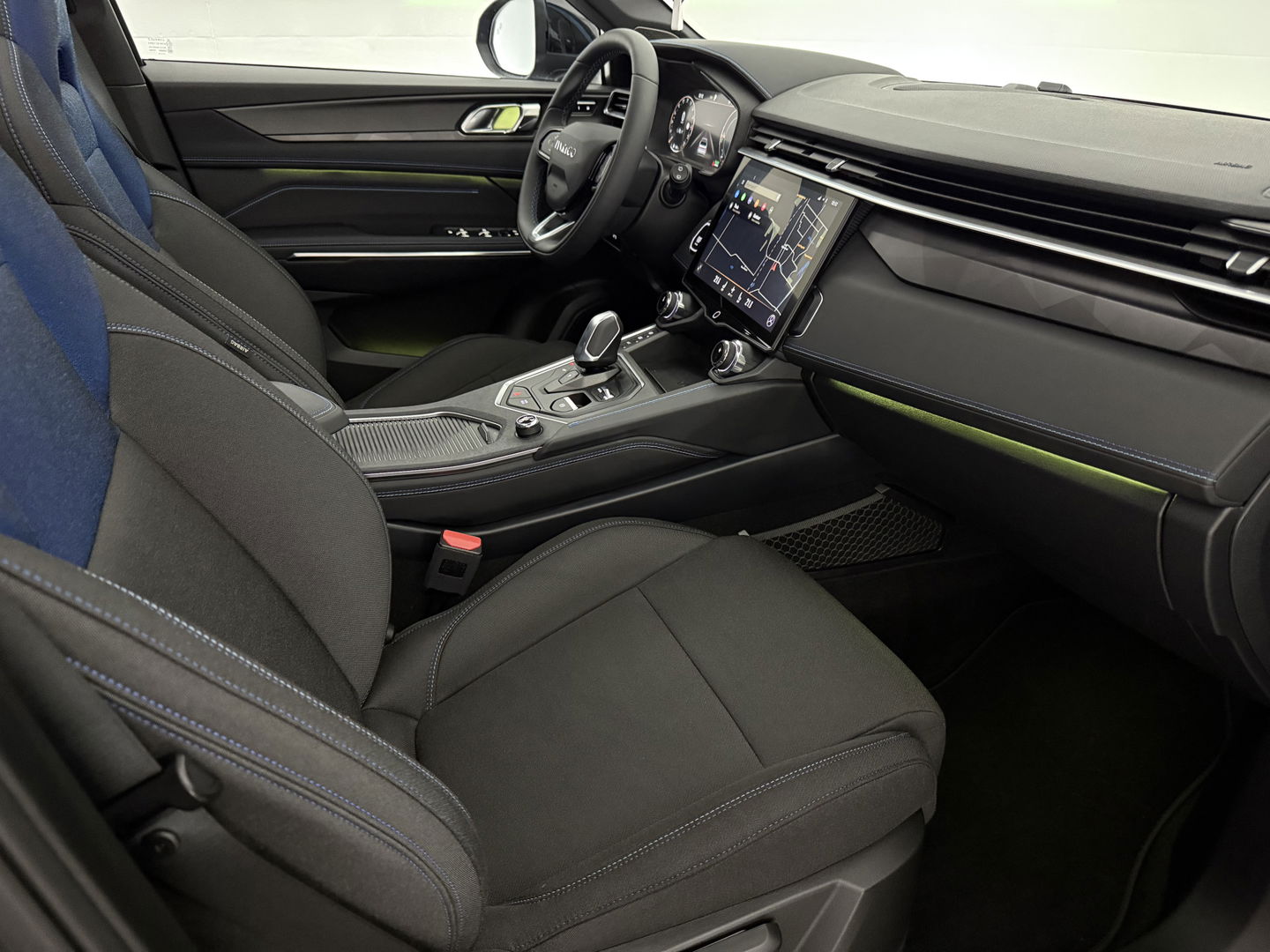 Lynk Co 01 1.5 | Pano | 360° Camera | Sfeerver. | Memory | Virtual | Stoelverw. | LED | Carplay l NAP