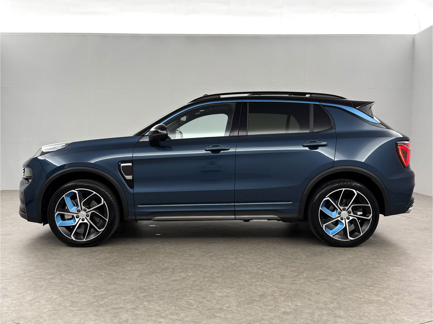 Lynk Co 01 1.5 | Pano | 360° Camera | Sfeerver. | Memory | Virtual | Stoelverw. | LED | Carplay l NAP