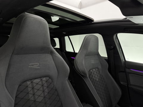 Volkswagen Golf Golf Variant 1.5 eTSI R-Line | Pano | Sfeerverl. | Stuur/Stoelverw. l Camera | Trekh.  | LED | Carplay l NAP