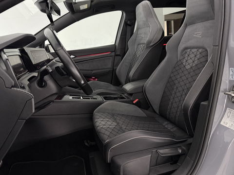 Volkswagen Golf Golf Variant 1.5 eTSI R-Line | Pano | Sfeerverl. | Stuur/Stoelverw. l Camera | Trekh.  | LED | Carplay l NAP