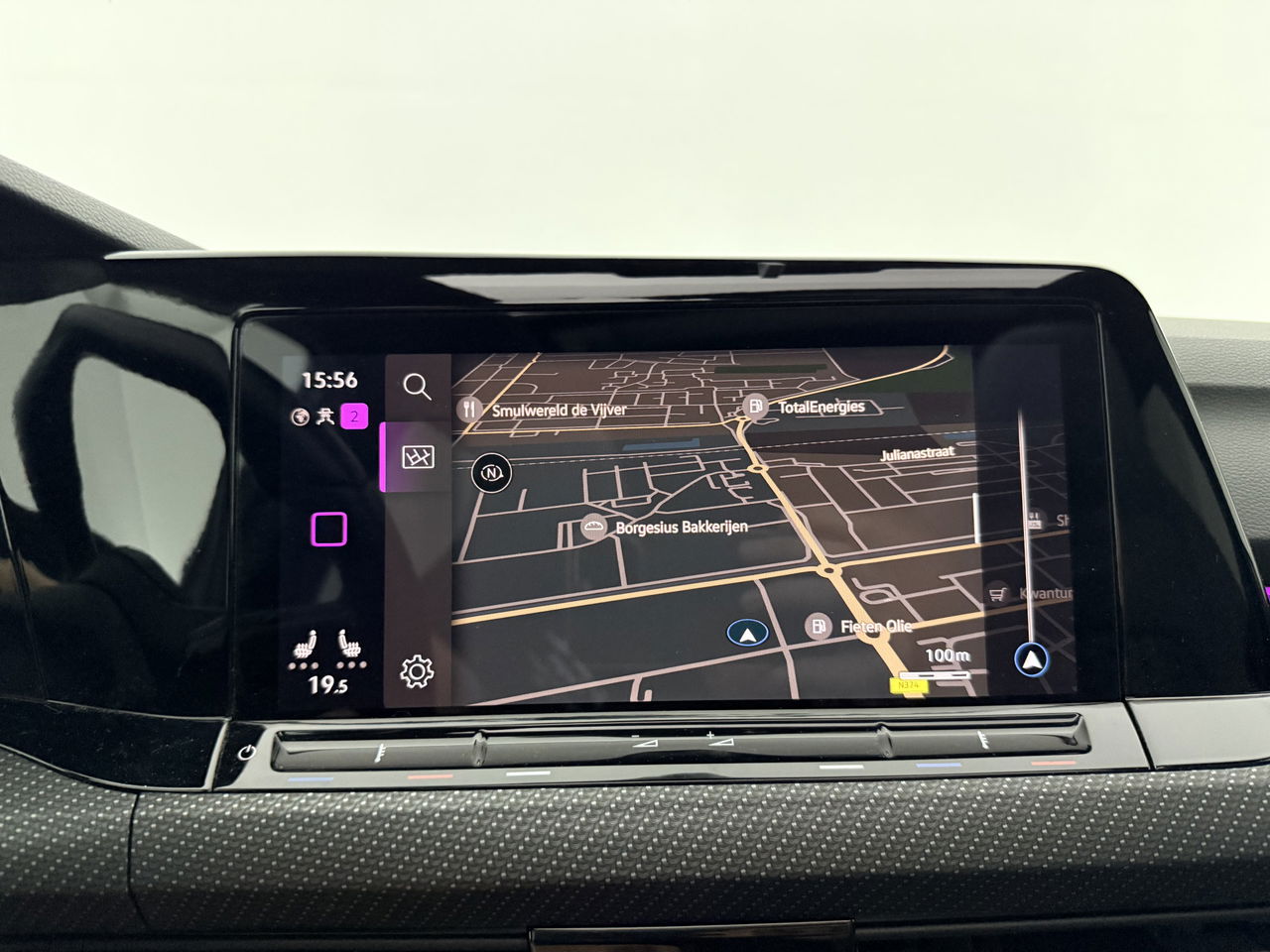 Volkswagen Golf 1.5 eTSI R-Line | Pano | Sfeerverl. | Camera | Trekhaak | LED | Carplay