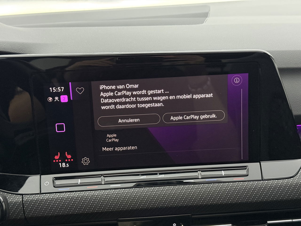 Volkswagen Golf 1.5 eTSI R-Line | Pano | Sfeerverl. | Camera | Trekhaak  | LED | Carplay