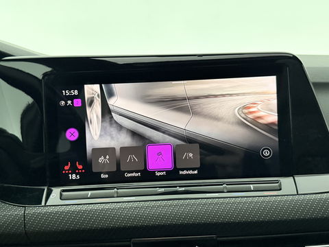 Volkswagen Golf Golf Variant 1.5 eTSI R-Line | Pano | Sfeerverl. | Stuur/Stoelverw. l Camera | Trekh.  | LED | Carplay l NAP