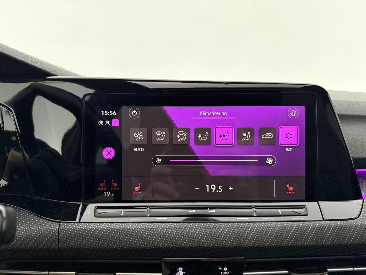 Volkswagen Golf 1.5 eTSI R-Line | Pano | Sfeerverl. | Camera | Trekhaak | LED | Carplay