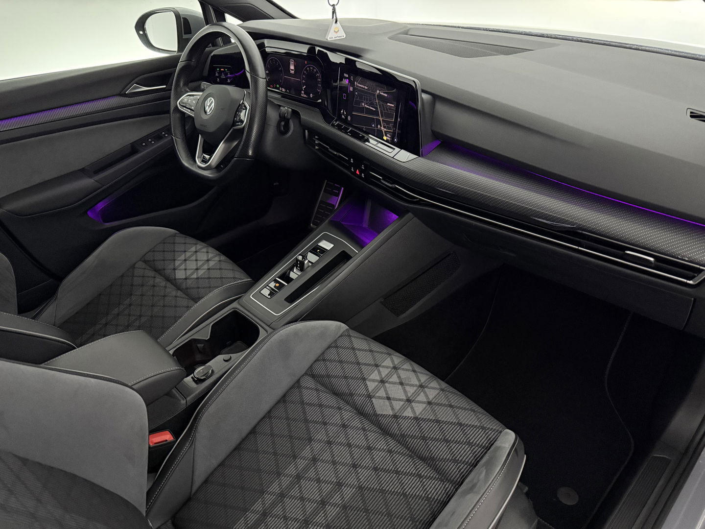 Volkswagen Golf Golf Variant 1.5 eTSI R-Line | Pano | Sfeerverl. | Stuur/Stoelverw. l Camera | Trekh.  | LED | Carplay l NAP