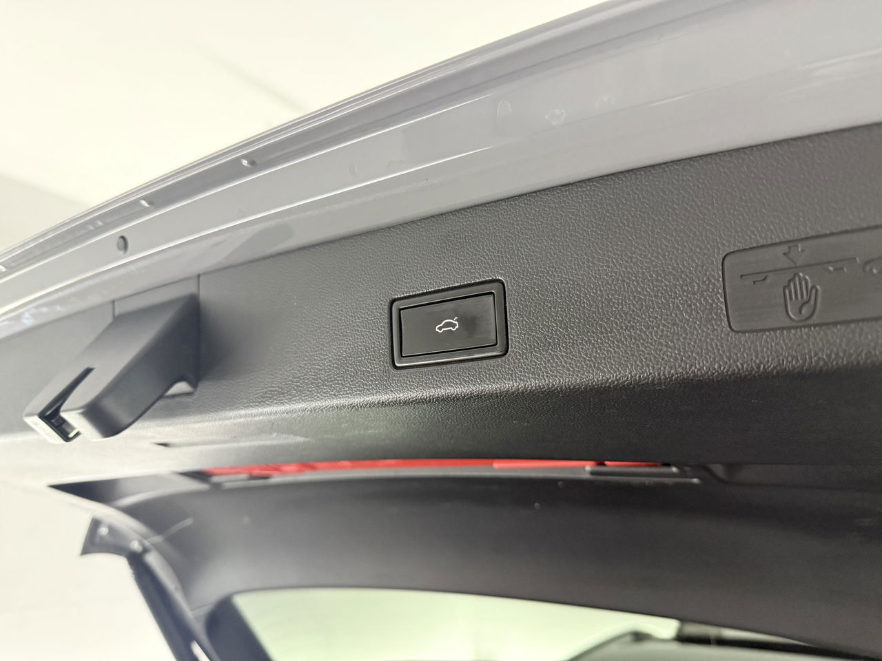 Volkswagen Golf 1.5 eTSI R-Line | Pano | Sfeerverl. | Camera | Trekhaak | LED | Carplay