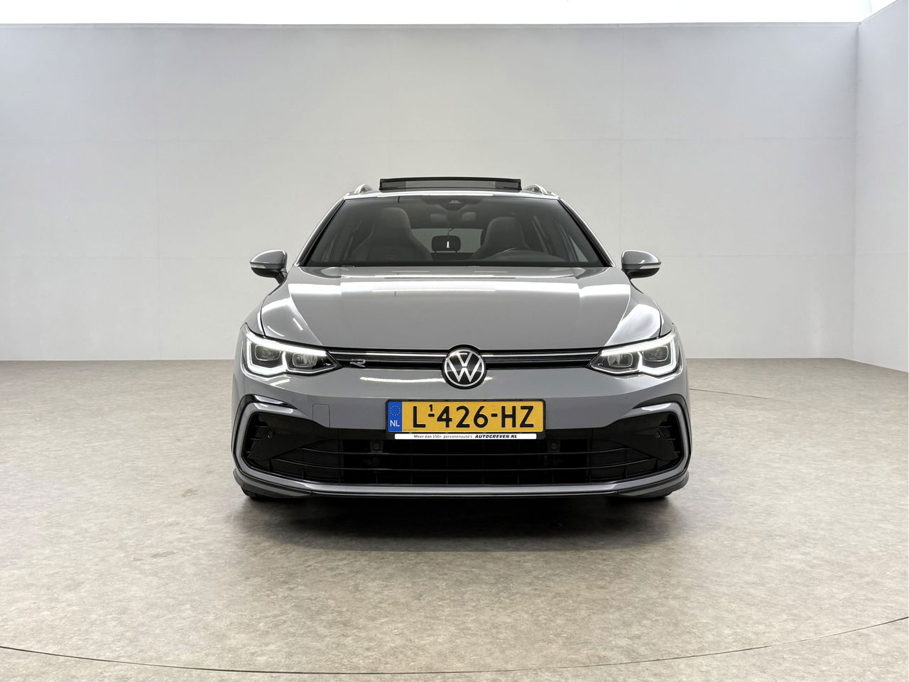 Volkswagen Golf 1.5 eTSI R-Line | Pano | Sfeerverl. | Camera | Trekhaak | LED | Carplay