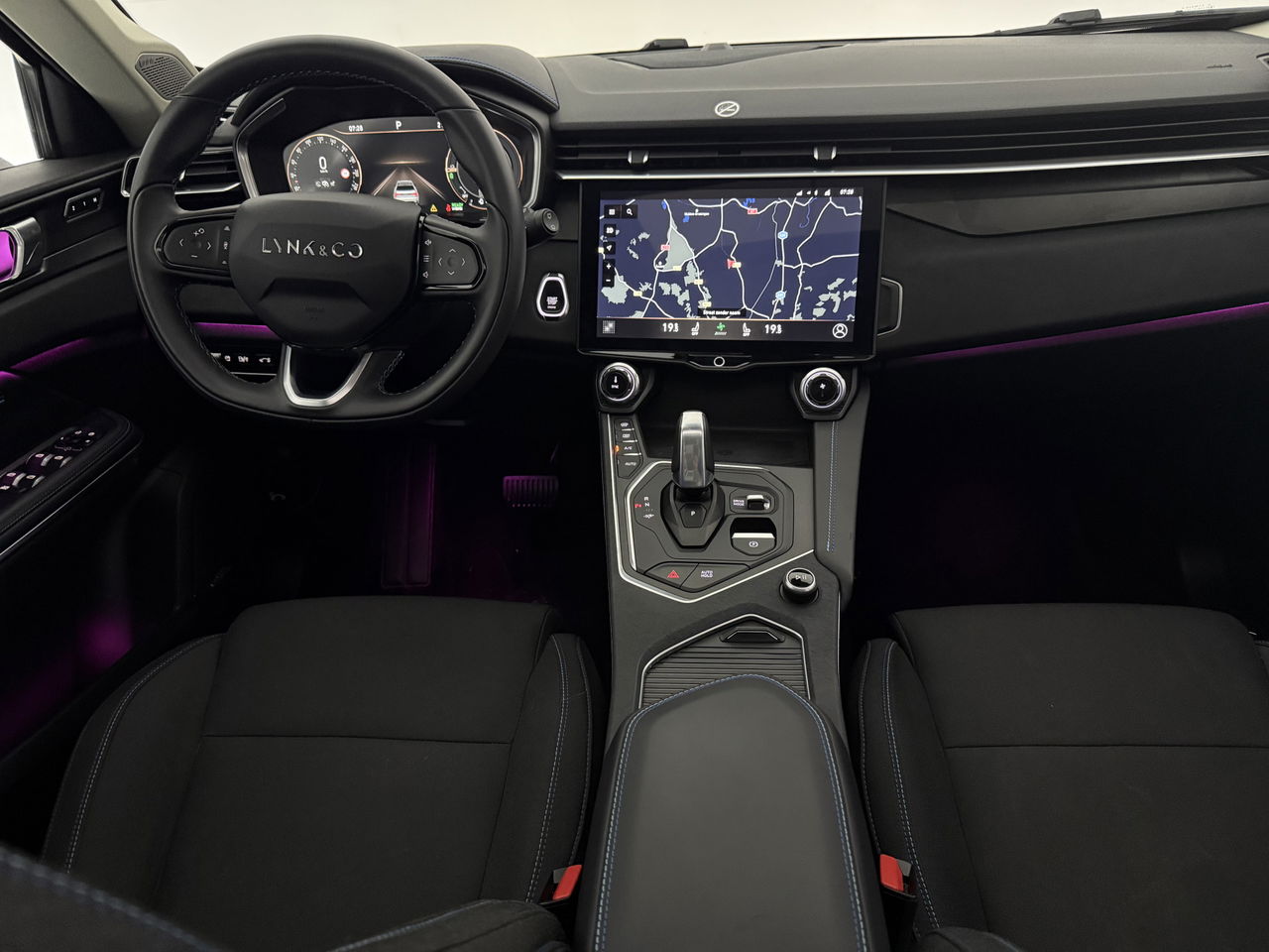 Lynk Co 01 1.5 | UNIEK Matte Grijs | 262PK Pano LED Sfeer 360Camera Memory ACC Virtual Carplay Clima Navi 20"LMV