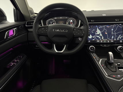 Lynk Co 01 1.5 | UNIEK Matte Grijs | 262PK Pano LED Sfeer 360Camera Memory ACC Virtual Carplay Clima Navi 20"LMV