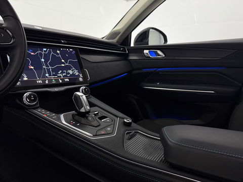 Lynk Co 01 1.5 | UNIEK Matte Grijs | 262PK l Pano l Sfeerverl. l 360° l  Memory l Virtual l Carplay l Adaptive