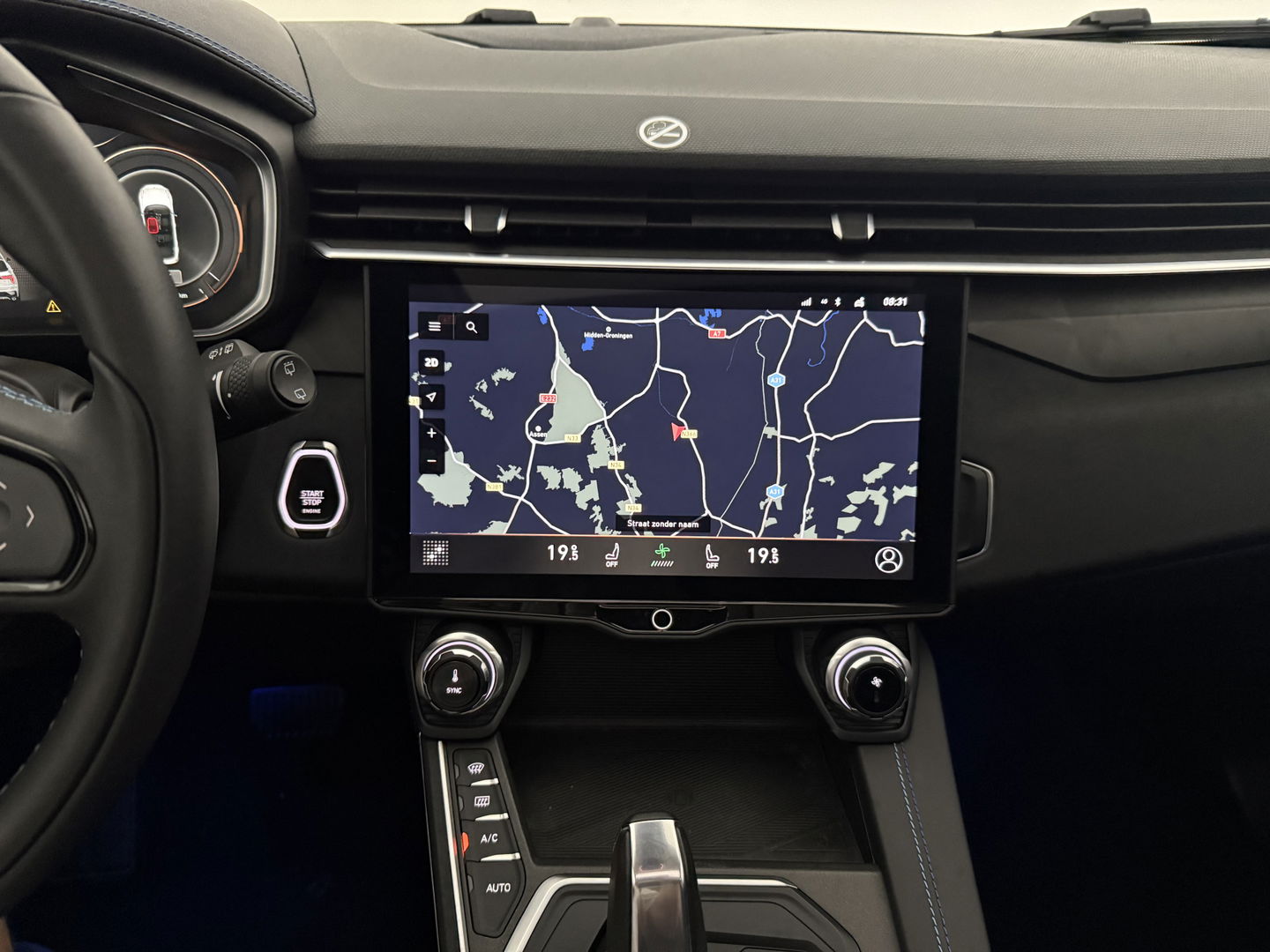 Lynk Co 01 1.5 | UNIEK Matte Grijs | 262PK l Pano l Sfeerverl. l 360° l  Memory l Virtual l Carplay l Adaptive