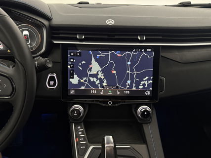 Lynk Co 01 1.5 | UNIEK Matte Grijs | 262PK Pano LED Sfeer 360Camera Memory ACC Virtual Carplay Clima Navi 20"LMV