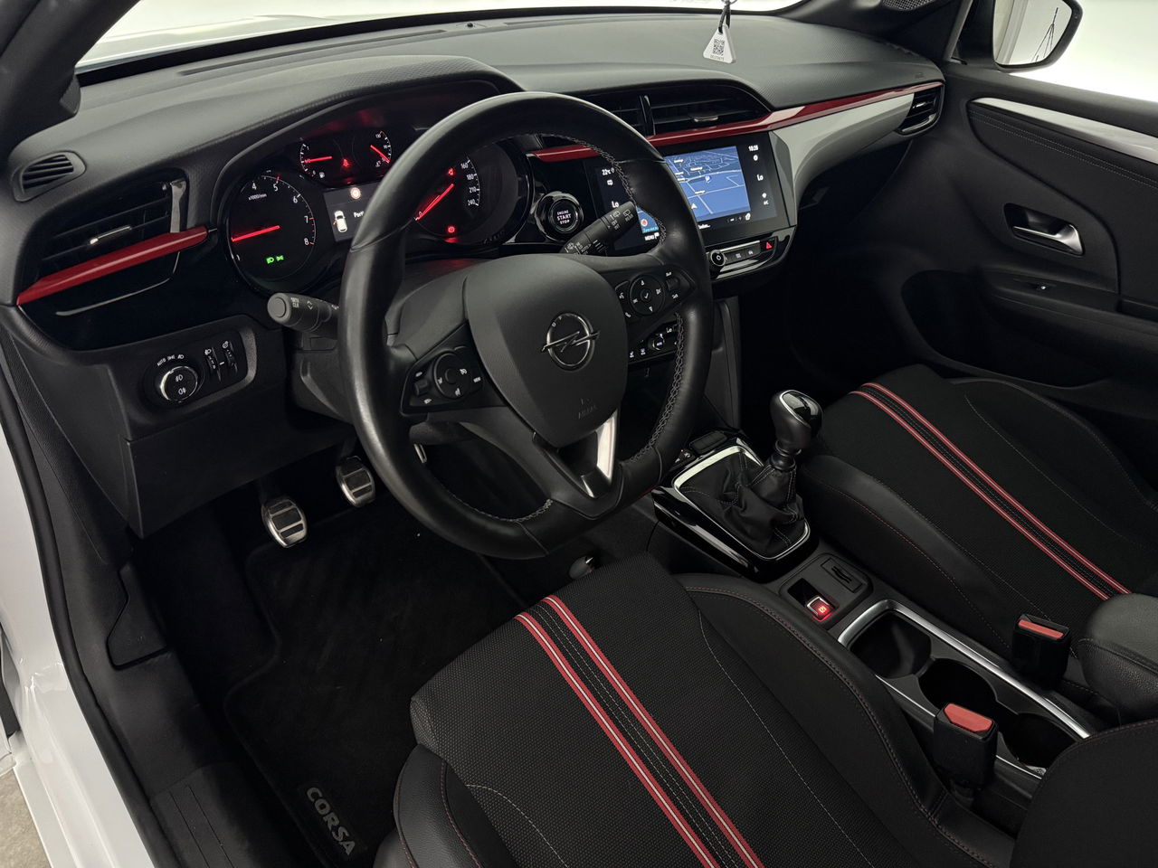 Opel Corsa 1.2 GS Line | LED | Carplay | Clima | Cruisecontrol | Navigatie | Parkeersensoren | 17"LMV