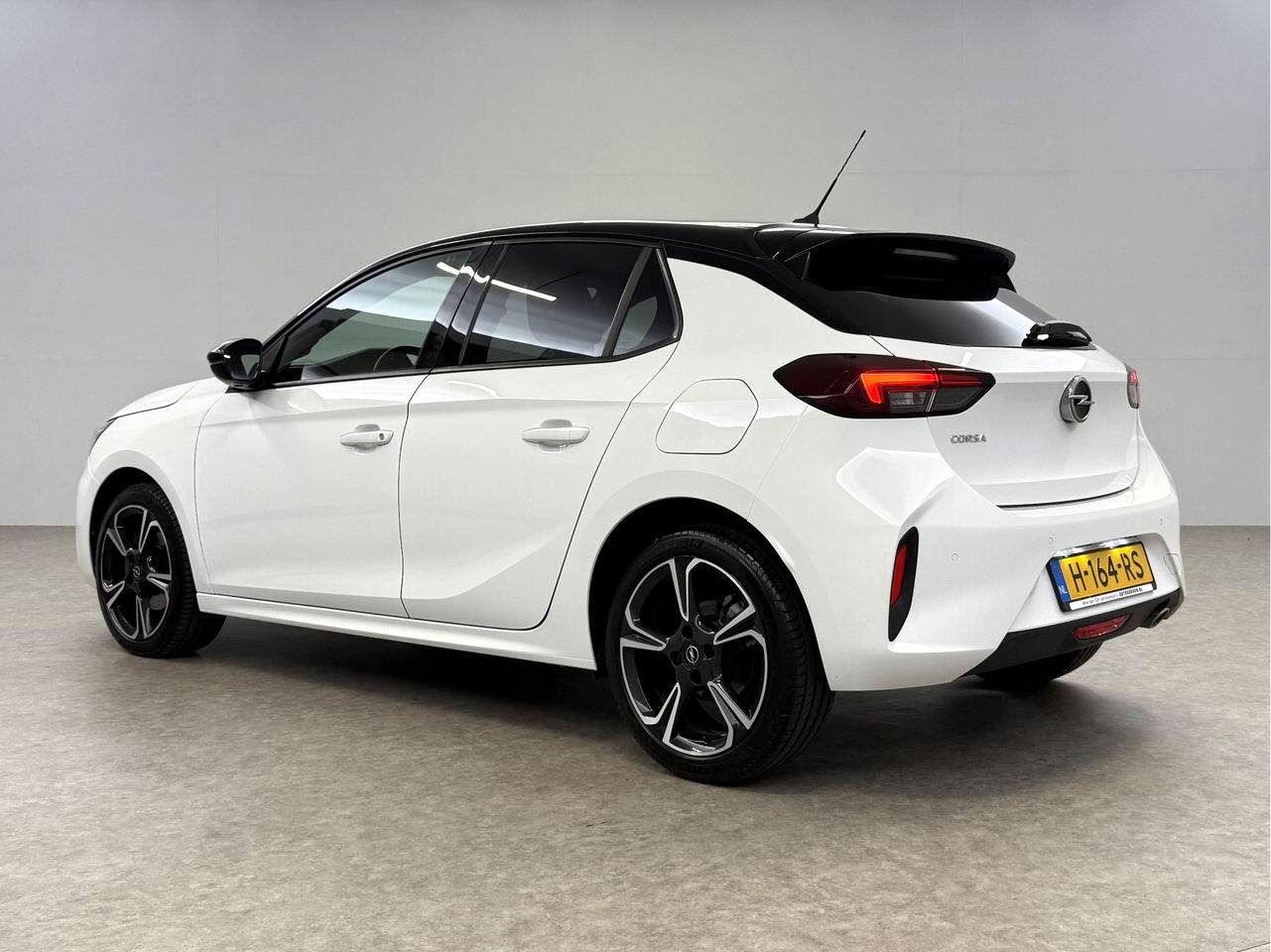 Opel Corsa 1.2 GS Line | LED | Carplay | Clima | Cruisecontrol | Navigatie | Parkeersensoren | 17"LMV
