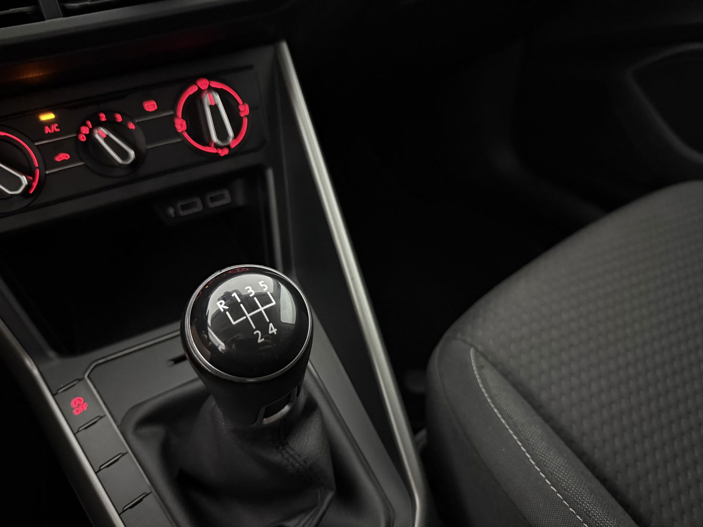 Volkswagen Polo 1.0 TSI | Carplay | Adaptive Cruise | LED | Navigatie | NAP