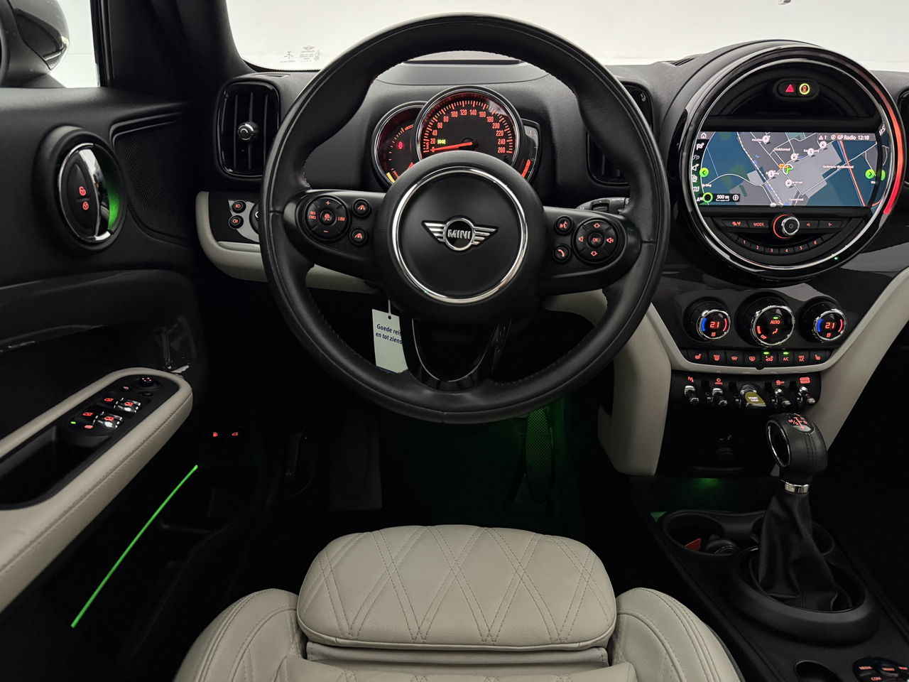 MINI Countryman 1.5 Cooper ALL4 Chili | 174PK | Pano | Sfeerverl. | HuD | Camera | Carplay | Adaptive Cruise | Leder