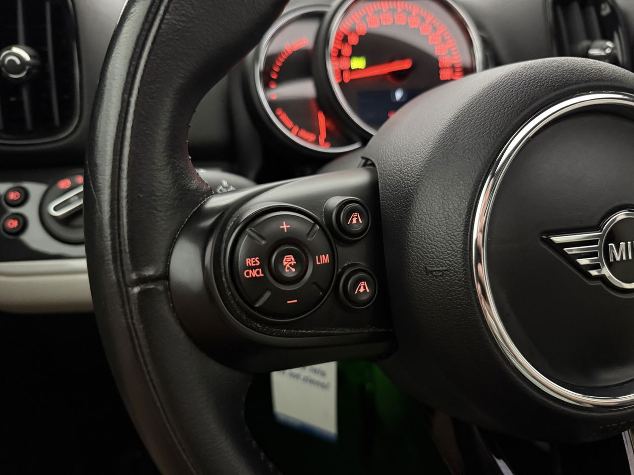 MINI Countryman 1.5 Cooper ALL4 Chili | 174PK | Pano | Sfeerverl. | HuD | Camera | Carplay | Adaptive Cruise | Leder