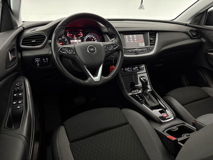 Opel Grandland X 1.2 Turbo Business Executive | Carplay | LED | Navigatie | Cruise | Parkeersens. | Stoel/Stuurverw
