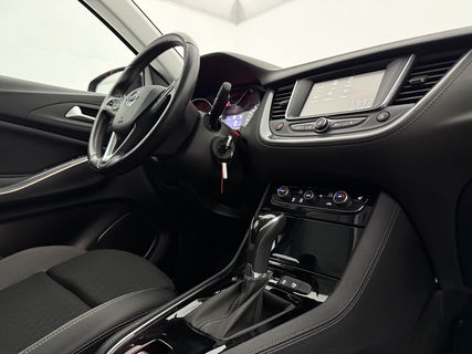 Opel Grandland X 1.2 Turbo Business Executive | Carplay | LED | Navigatie | Cruise | Parkeersens. | Stoel/Stuurverw