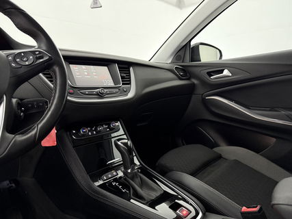 Opel Grandland X 1.2 Turbo Business Executive | Carplay | LED | Navigatie | Cruise | Parkeersens. | Stoel/Stuurverw