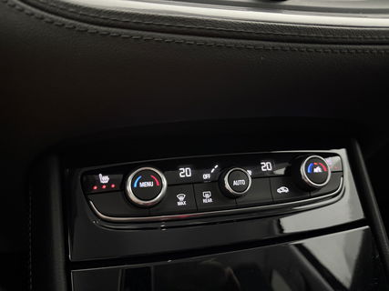 Opel Grandland X 1.2 Turbo Business Executive | Carplay | LED | Navigatie | Cruise | Parkeersens. | Stoel/Stuurverw