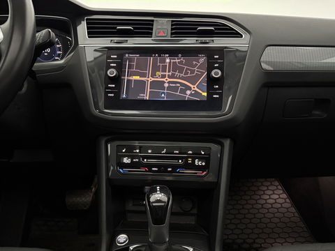 Volkswagen Tiguan 1.4 TSI eHybrid 225PK R-Line | Pano | IQ Light | Virtual | Stuur/Stoelverw. l Carplay | Trekh.