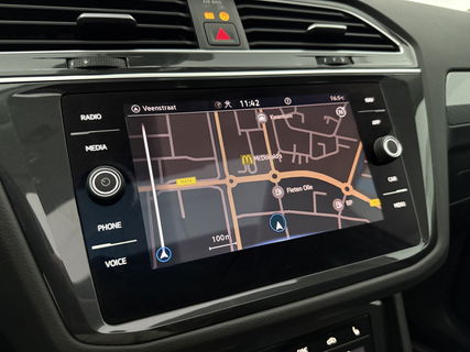 Volkswagen Tiguan 1.4 TSI eHybrid 225PK R-Line | Pano | IQ Light | Virtual | Carplay | Trekh | 18"LMV